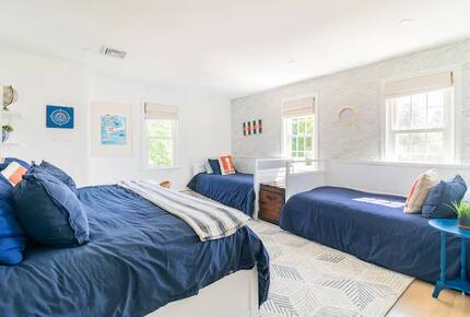 Classic New England Beach Home | Steps from beach and downtown - Falmouth, Massachusetts