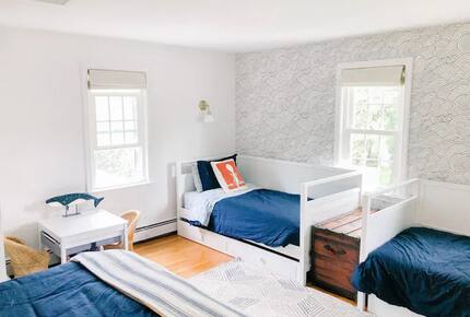 Classic New England Beach Home | Steps from beach and downtown - Falmouth, Massachusetts