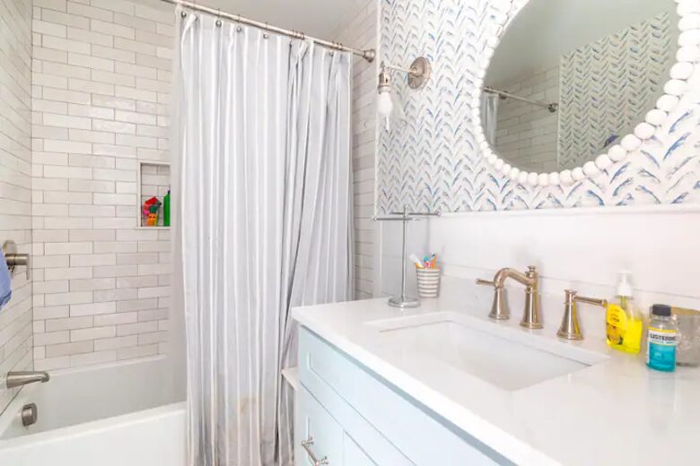 Classic New England Beach Home | Steps from beach and downtown - Falmouth, Massachusetts