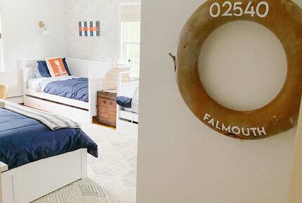 Classic New England Beach Home | Steps from beach and downtown - Falmouth, Massachusetts