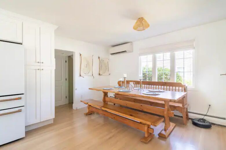 Classic New England Beach Home | Steps from beach and downtown - Falmouth, Massachusetts