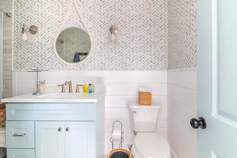 Classic New England Beach Home | Steps from beach and downtown - Falmouth, Massachusetts