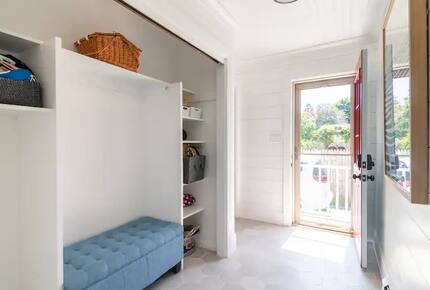 Classic New England Beach Home | Steps from beach and downtown - Falmouth, Massachusetts