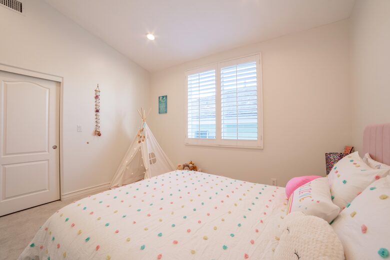 Manhattan Beach Tree Section Luxury - Manhattan Beach, California