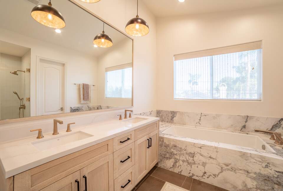 Manhattan Beach Tree Section Luxury - Manhattan Beach, California