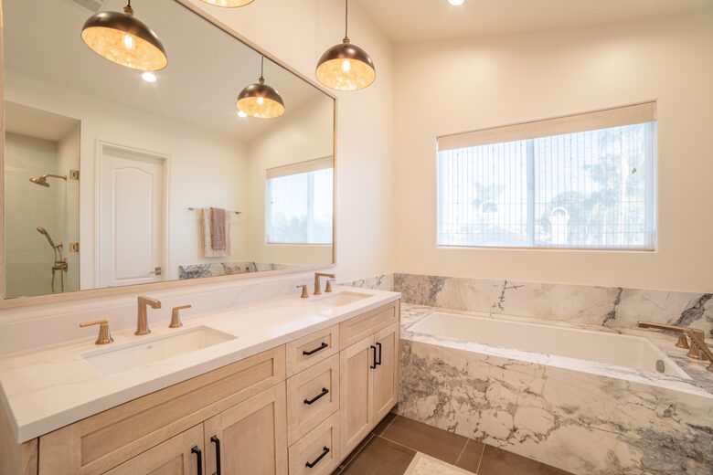 Manhattan Beach Tree Section Luxury - Manhattan Beach, California