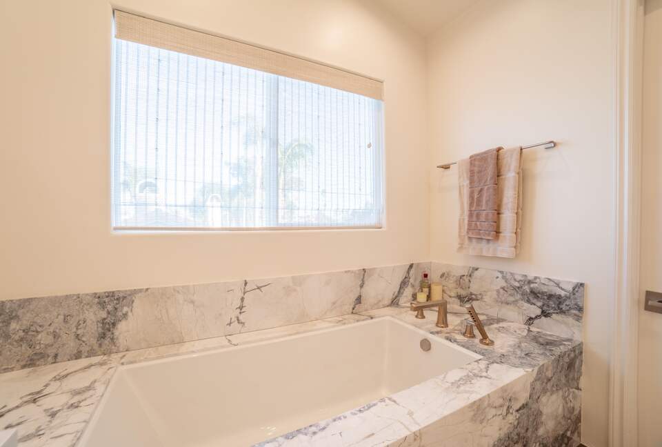 Manhattan Beach Tree Section Luxury - Manhattan Beach, California