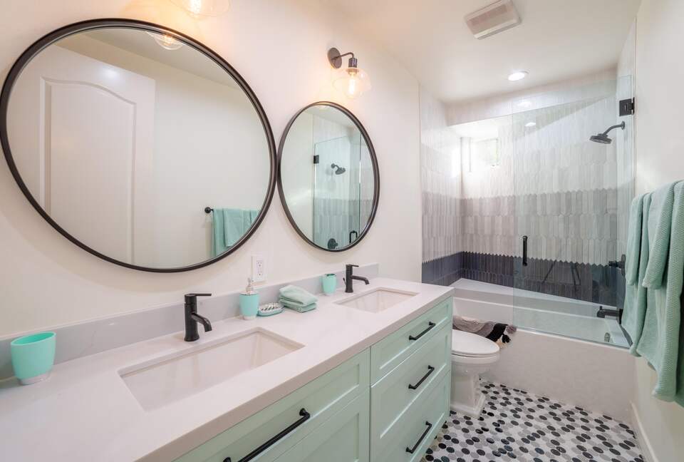 Manhattan Beach Tree Section Luxury - Manhattan Beach, California