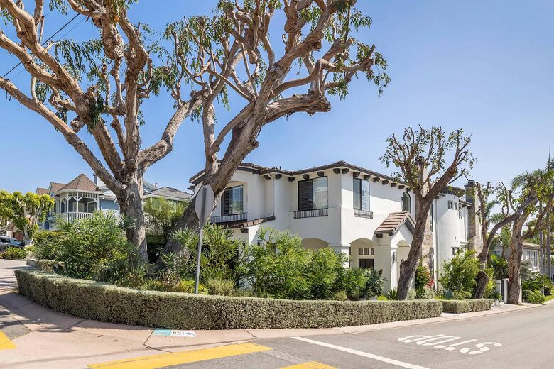 Manhattan Beach Tree Section Luxury - Manhattan Beach, California