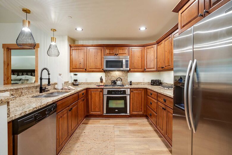 Bear Lodge Cozy Condo with a Hot Tub - Steamboat Springs, Colorado