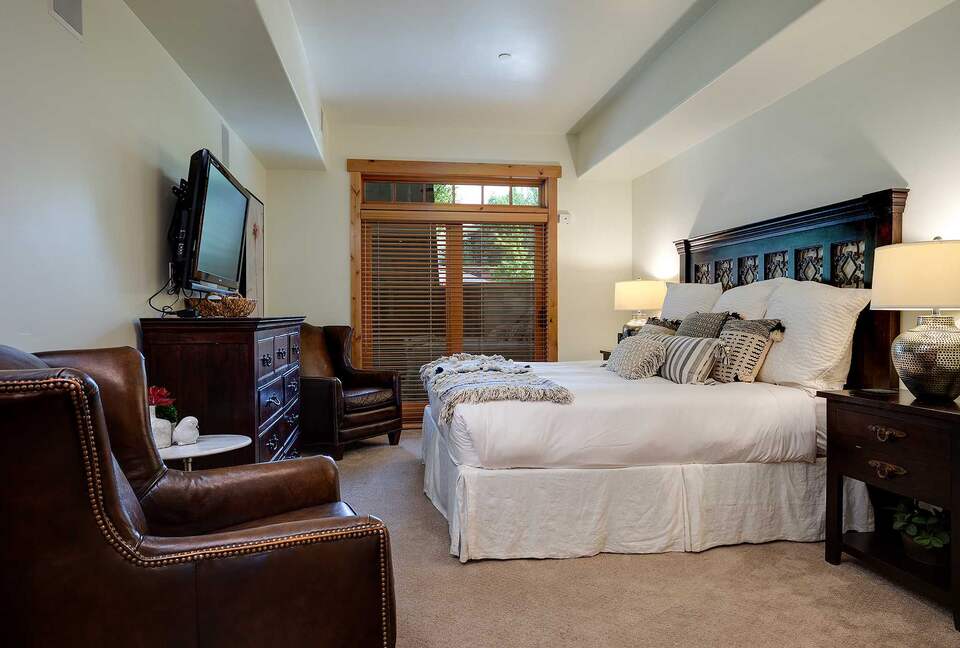 Bear Lodge Cozy Condo with a Hot Tub - Steamboat Springs, Colorado