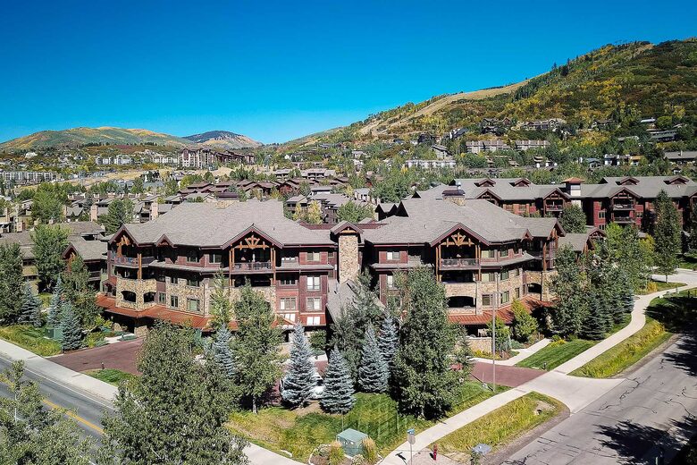 Bear Lodge Cozy Condo with a Hot Tub - Steamboat Springs, Colorado