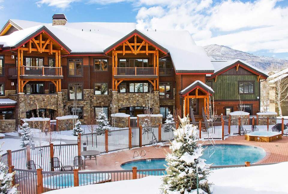 Bear Lodge Cozy Condo with a Hot Tub - Steamboat Springs, Colorado