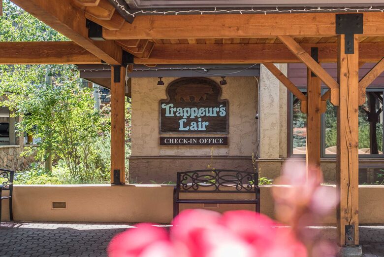 Bear Lodge Cozy Condo with a Hot Tub - Steamboat Springs, Colorado