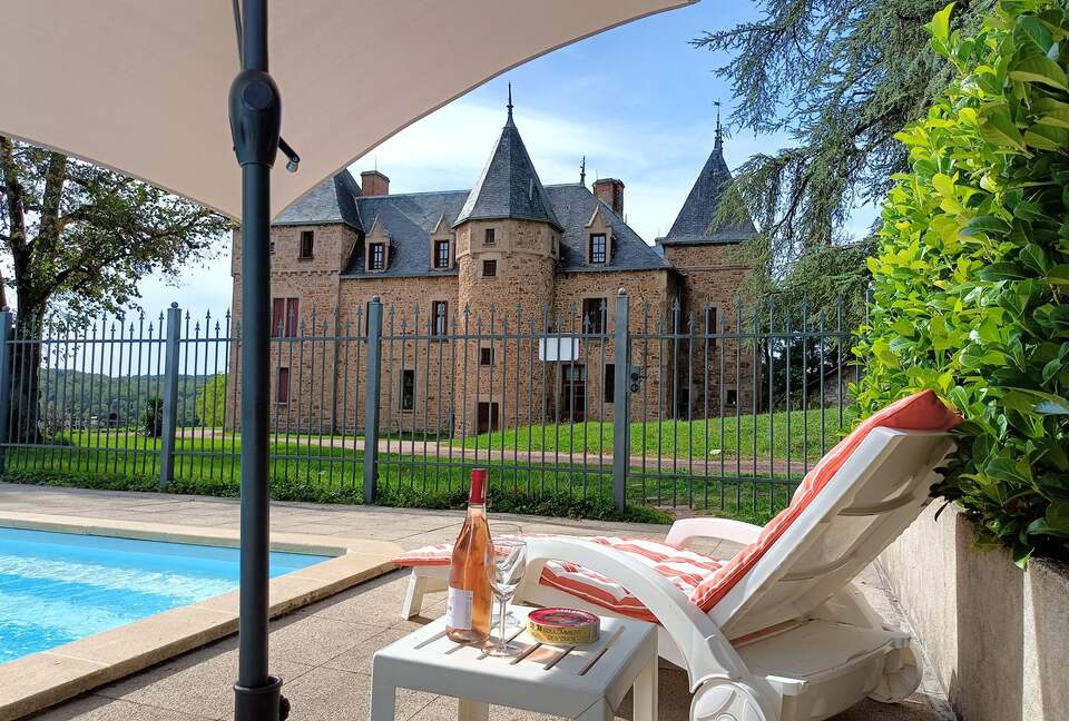 Close the day at the pool