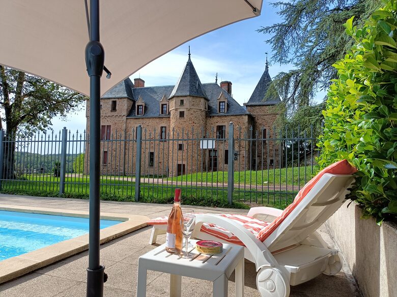 Close the day at the pool