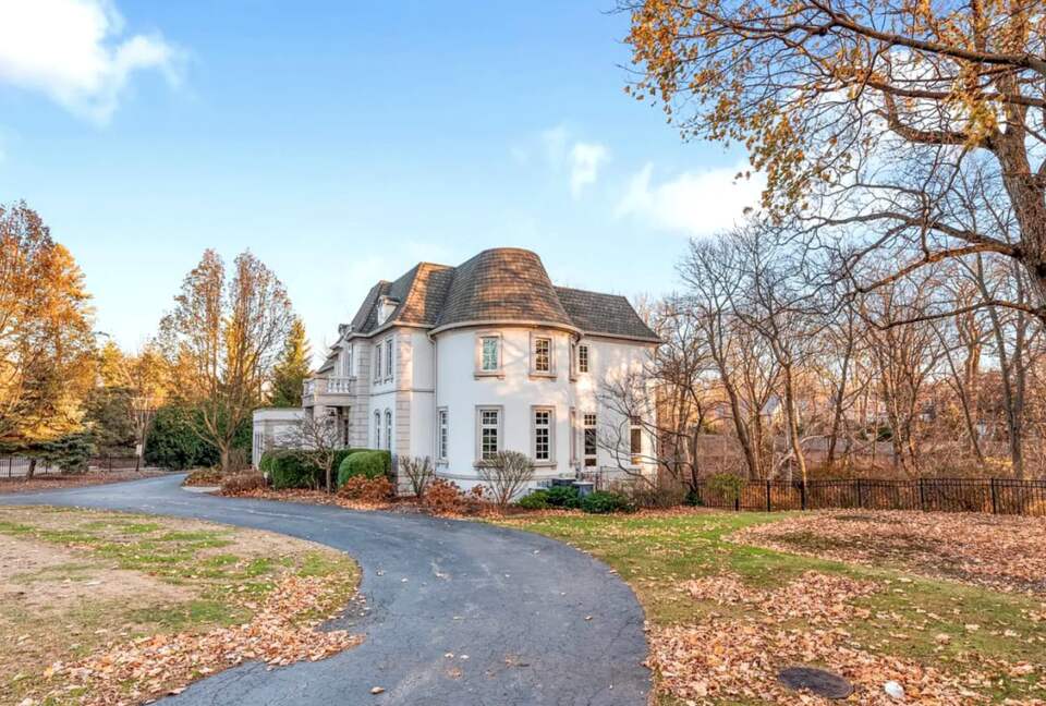 Chicago Escape - Glencoe, Illinois