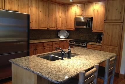 Cozy Home Nestled between Vail & Beaver Creek - Avon, Colorado