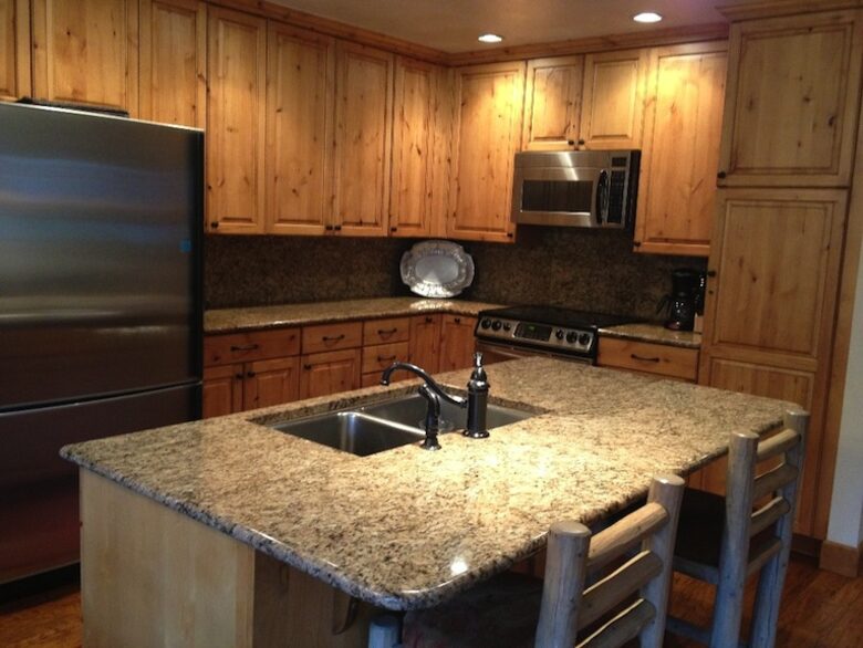 Cozy Home Nestled between Vail & Beaver Creek - Avon, Colorado