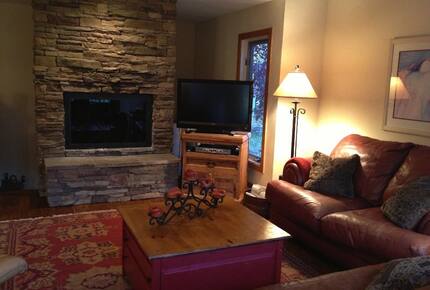 Cozy Home Nestled between Vail & Beaver Creek - Avon, Colorado