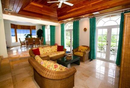 Bahamas Villa - George Town, Bahamas