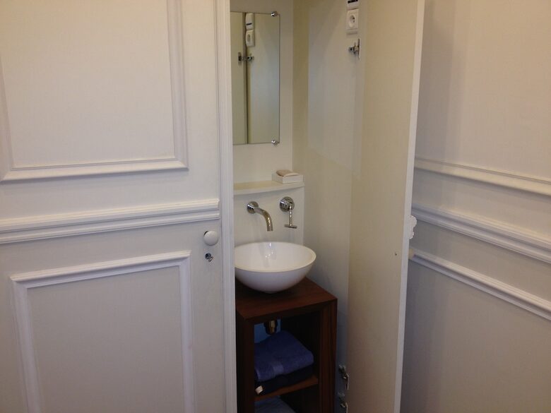 Elegant Matignon Flat - Paris, France