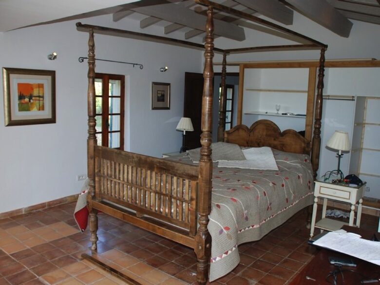 La Source - St Martin de Castillon, France