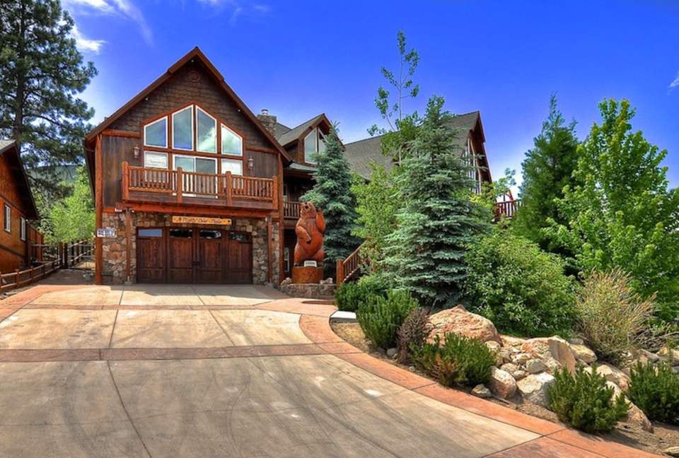 Mighty Bear Manor - Big Bear Lake, California
