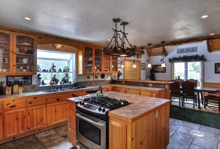 Mighty Bear Manor - Big Bear Lake, California