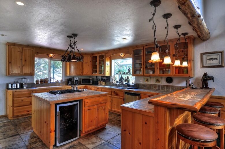 Mighty Bear Manor - Big Bear Lake, California