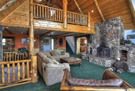 Mighty Bear Manor - Big Bear Lake, California