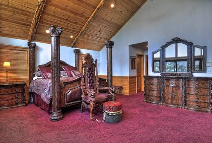 Mighty Bear Manor - Big Bear Lake, California