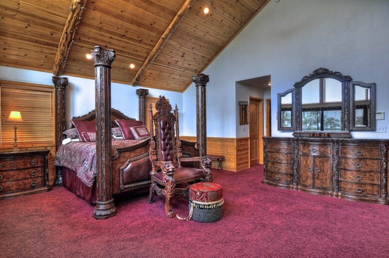 Mighty Bear Manor - Big Bear Lake, California