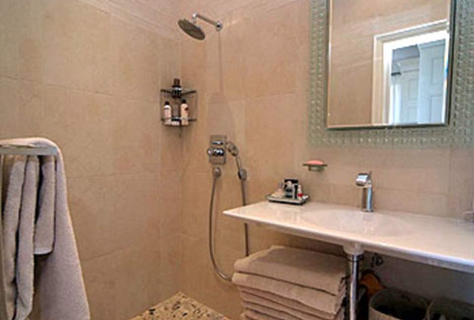 Detached Villa in Cote d'Azur with Panoramic Sea Views - Villefranche-sur-Mer, France