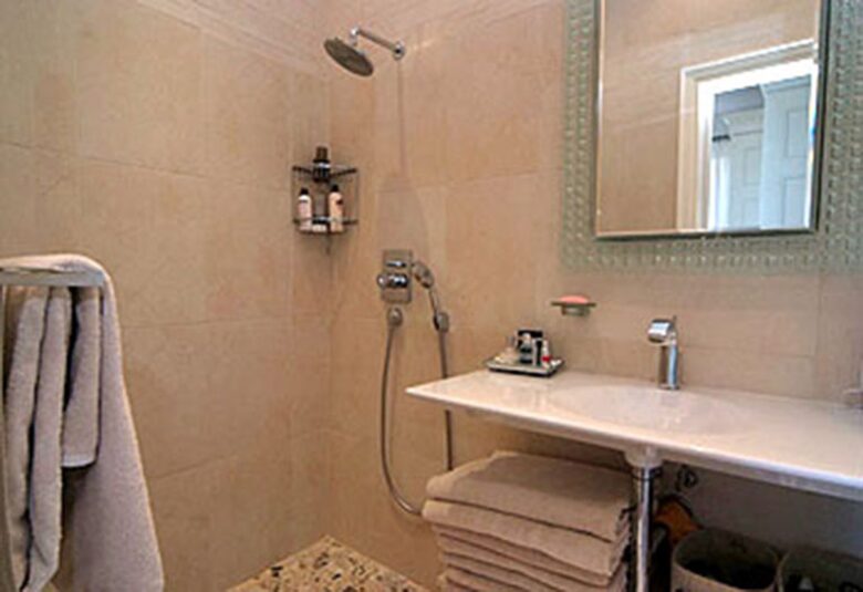 Detached Villa in Cote d'Azur with Panoramic Sea Views - Villefranche-sur-Mer, France