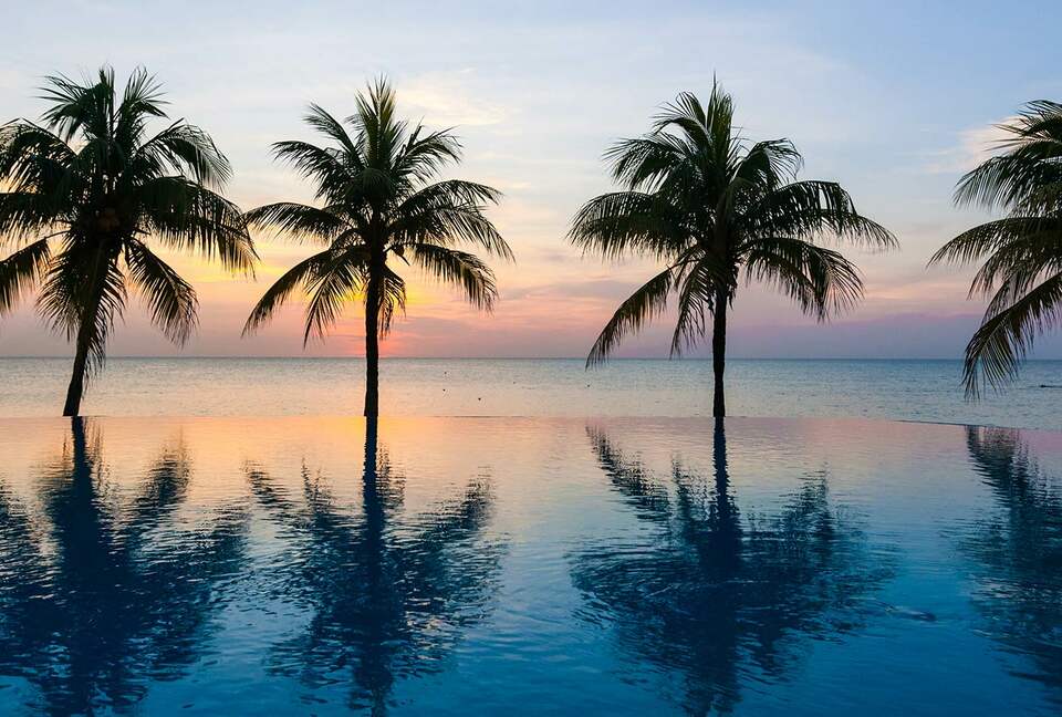 Western Caribbean, Roatan West Bay Beach 2 Bedroom Residence - West Bay Beach, Honduras