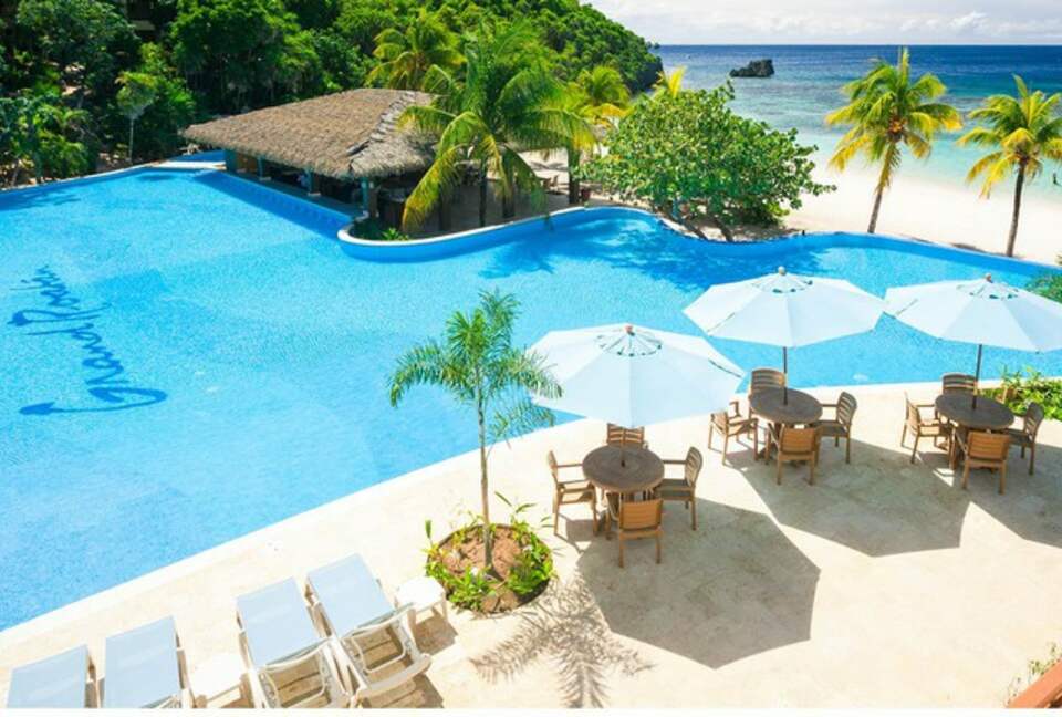 Western Caribbean, Roatan West Bay Beach 2 Bedroom Residence - West Bay Beach, Honduras
