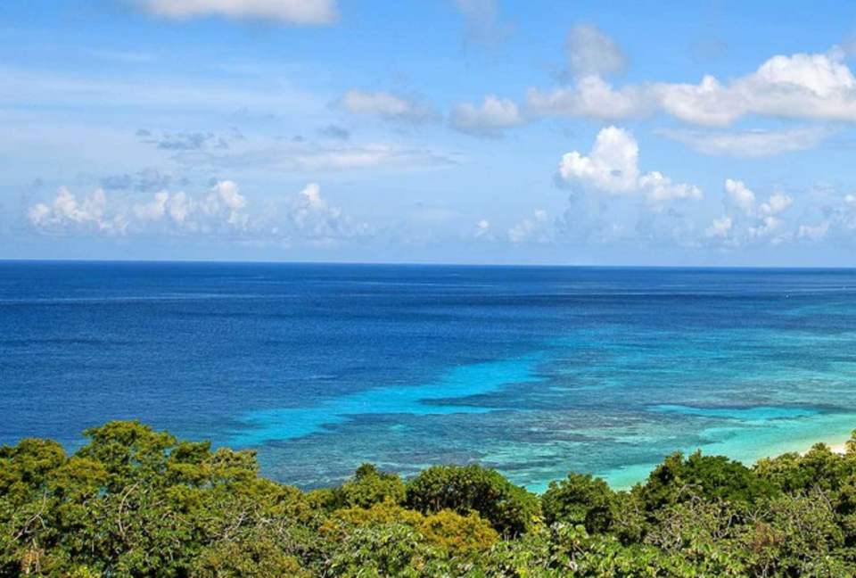 Western Caribbean, Roatan West Bay Beach 2 Bedroom Residence - West Bay Beach, Honduras