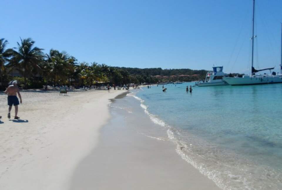 Western Caribbean, Roatan West Bay Beach 2 Bedroom Residence - West Bay Beach, Honduras