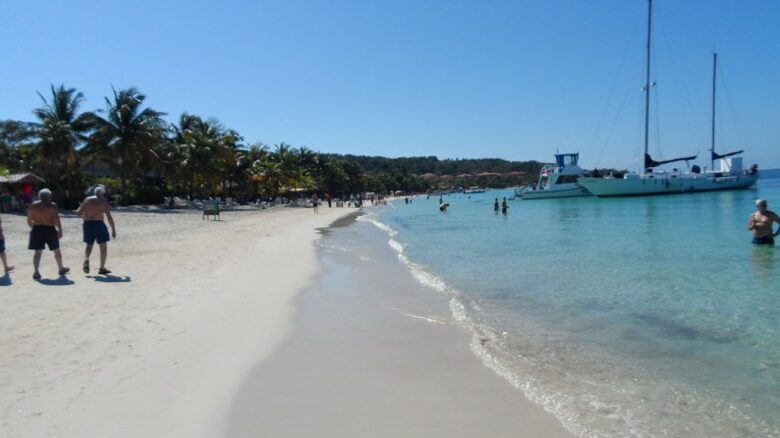 Western Caribbean, Roatan West Bay Beach 2 Bedroom Residence - West Bay Beach, Honduras