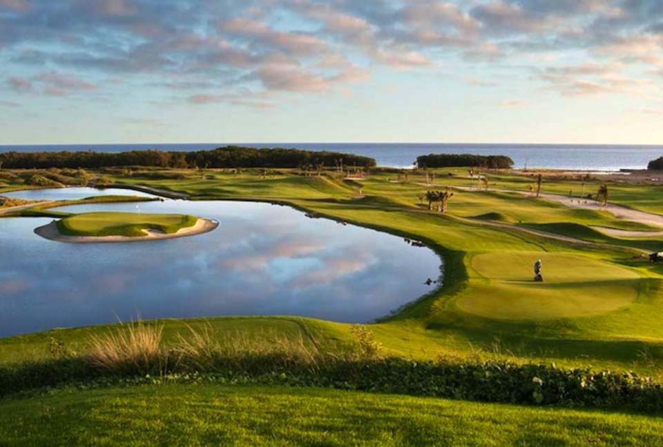 Western Caribbean, Roatan West Bay Beach 2 Bedroom Residence - West Bay Beach, Honduras