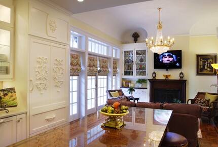 Wedding Cake Mansion - Savannah, Georgia