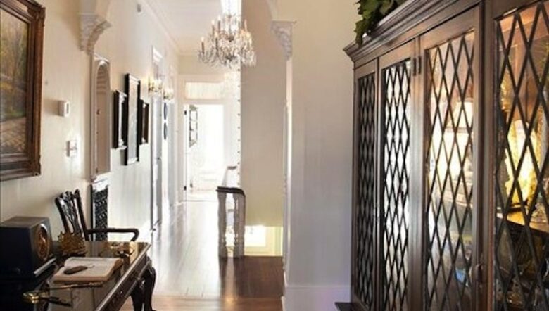 Wedding Cake Mansion - Savannah, Georgia