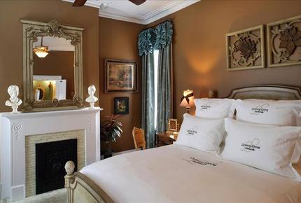 Wedding Cake Mansion - Savannah, Georgia