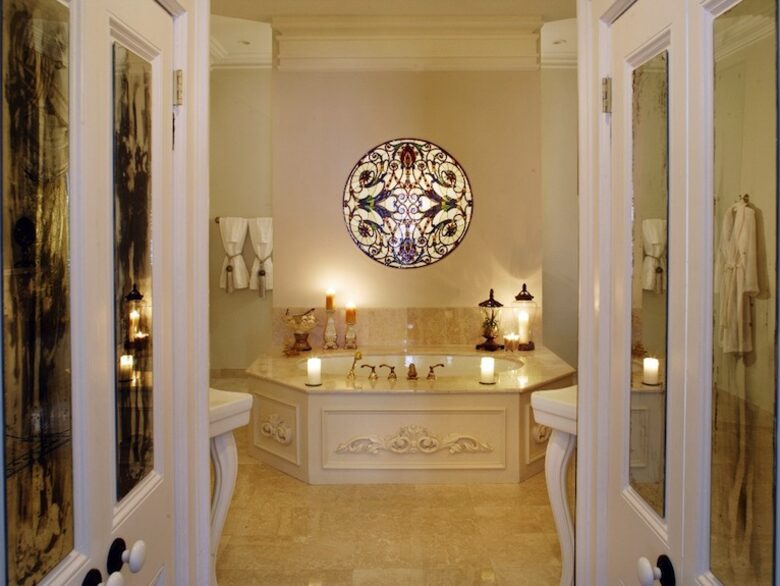 Wedding Cake Mansion - Savannah, Georgia