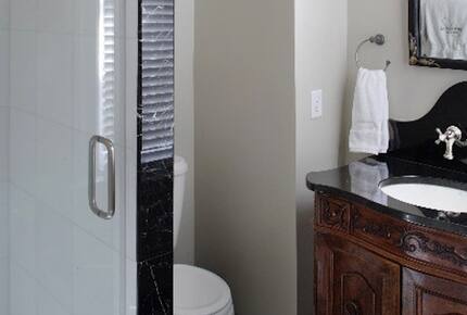 Wedding Cake Mansion - Savannah, Georgia