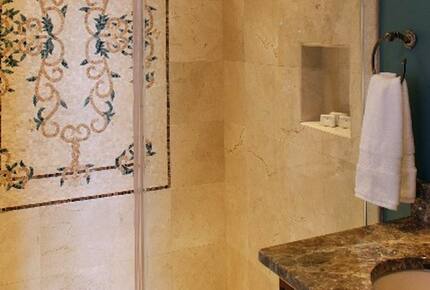 Wedding Cake Mansion - Savannah, Georgia