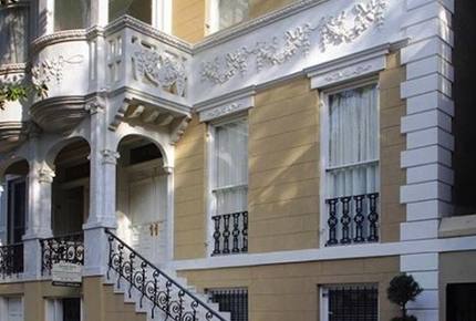 Wedding Cake Mansion - Savannah, Georgia