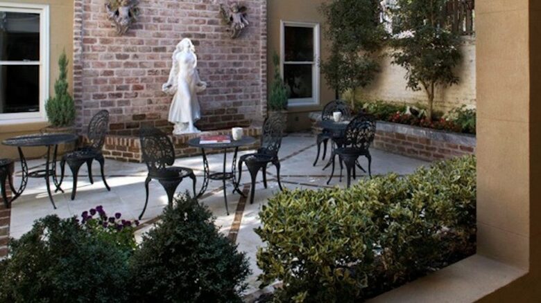 Wedding Cake Mansion - Savannah, Georgia