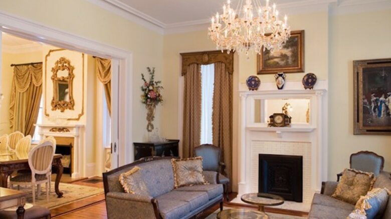 Wedding Cake Mansion - Savannah, Georgia